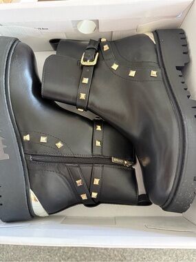 Guess black & gold boots